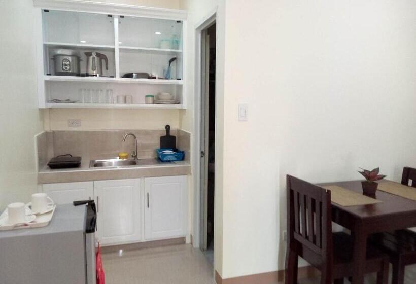 پانسیون Sky Traveller Suites