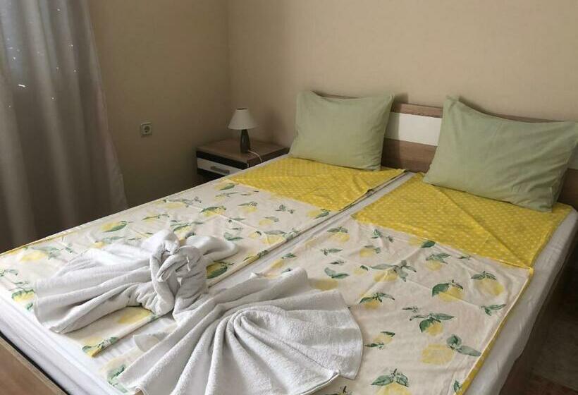 ペンション Stoyko S Guest House