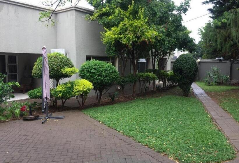 פנסיון Toro Guest House