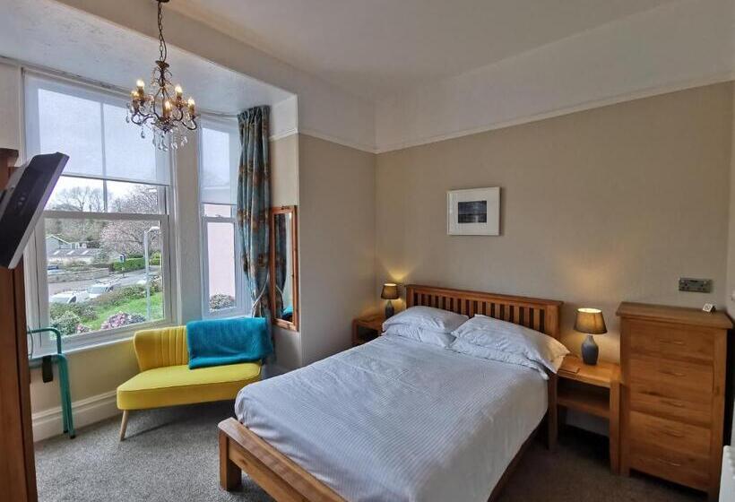 Пансион Treventon Guest House