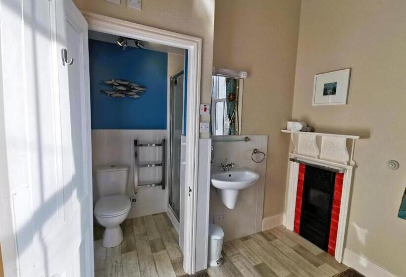 Пансион Treventon Guest House