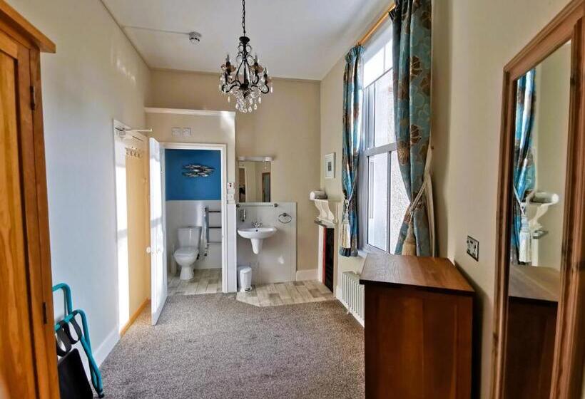 Пансион Treventon Guest House