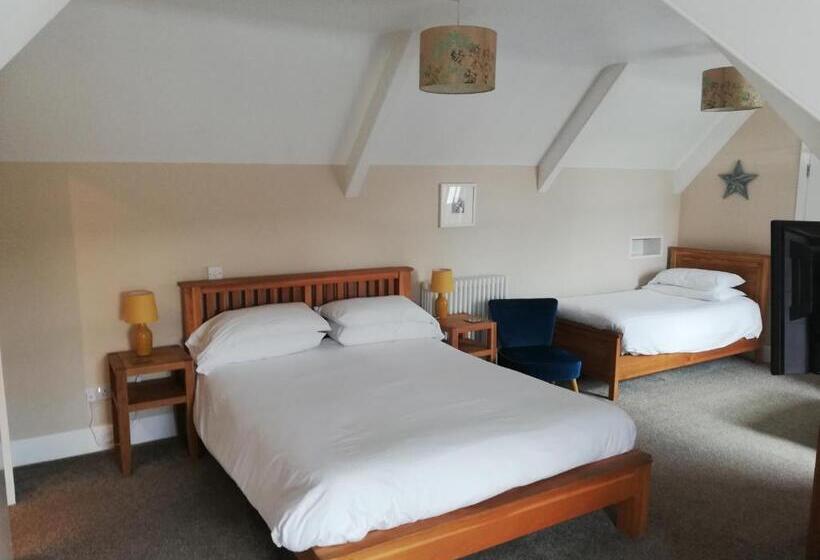 Пансион Treventon Guest House