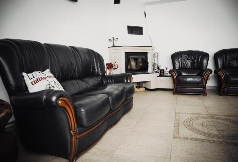 Пансион Vila La Faleza Dubova