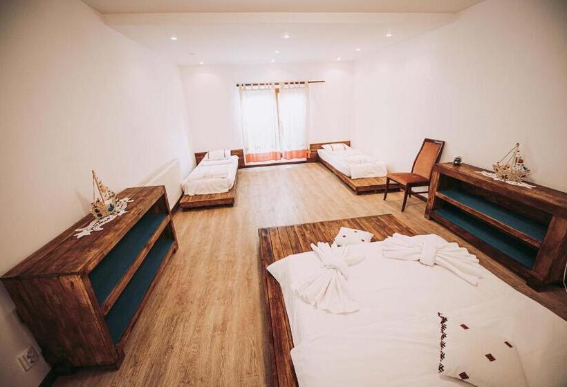 펜션 Vila Toate Panzele Sus