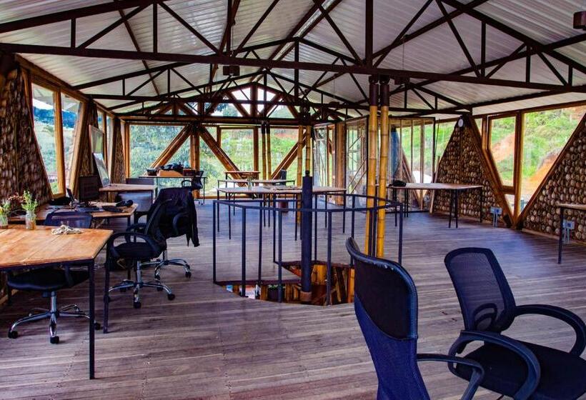 리조트 Riverside Ecoliving Space