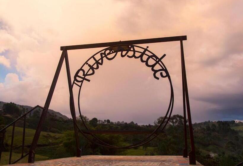 리조트 Riverside Ecoliving Space