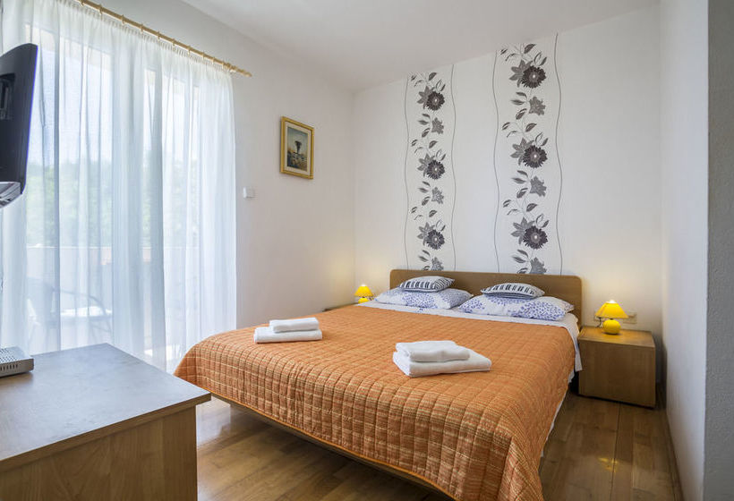 Apartments Henjak Gospojica