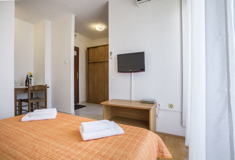 Apartments Henjak Gospojica