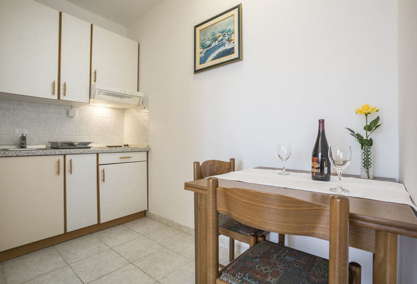 Apartments Henjak Gospojica