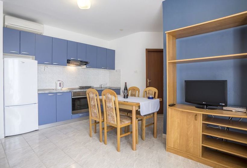 Apartments Henjak Gospojica