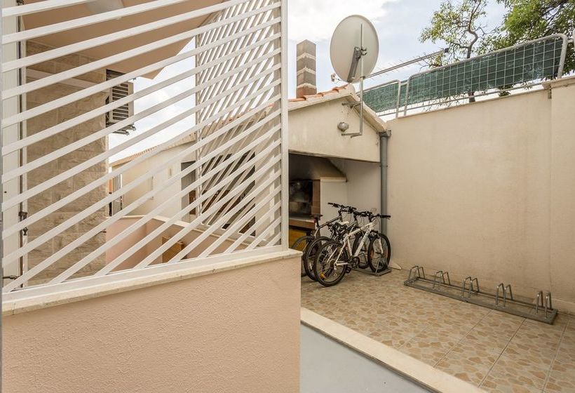 Apartments Henjak Gospojica