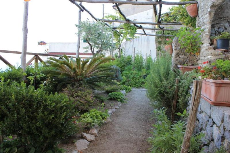 Bed and Breakfast L Antico Borgo Dei Limoni