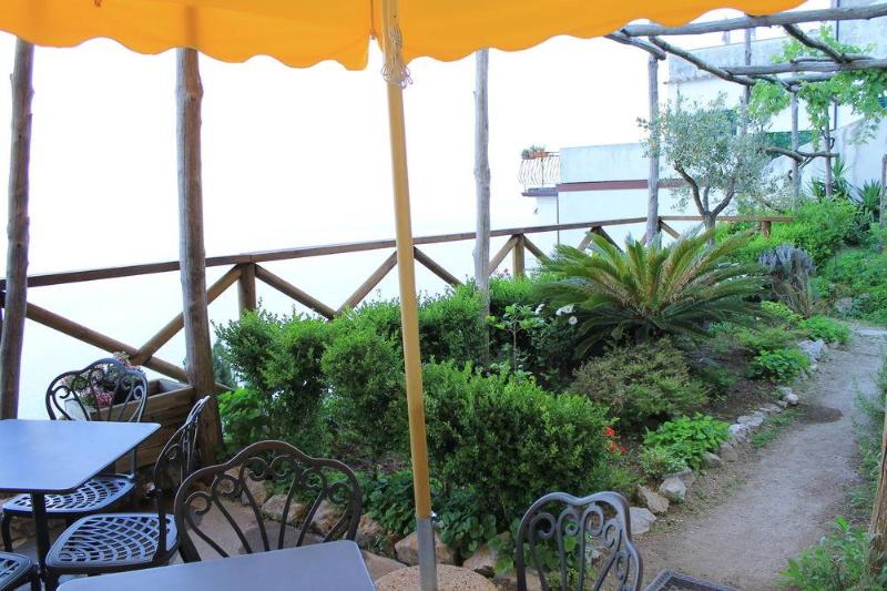Bed and Breakfast L Antico Borgo Dei Limoni