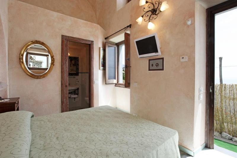 تختخواب و صبحانه L Antico Borgo Dei Limoni