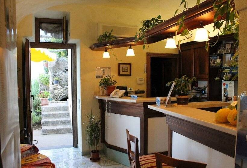 Bed and Breakfast L Antico Borgo Dei Limoni
