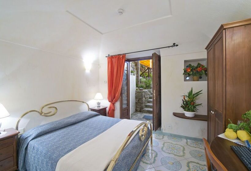 تختخواب و صبحانه L Antico Borgo Dei Limoni
