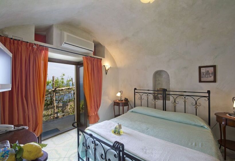 Bed and Breakfast L Antico Borgo Dei Limoni