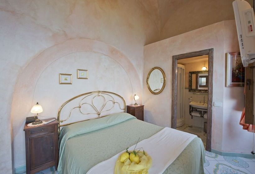 تختخواب و صبحانه L Antico Borgo Dei Limoni