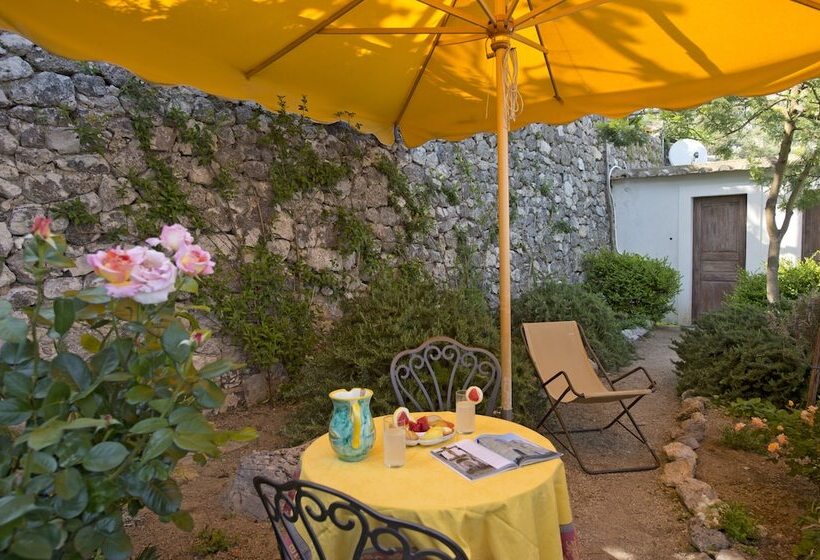 تختخواب و صبحانه L Antico Borgo Dei Limoni