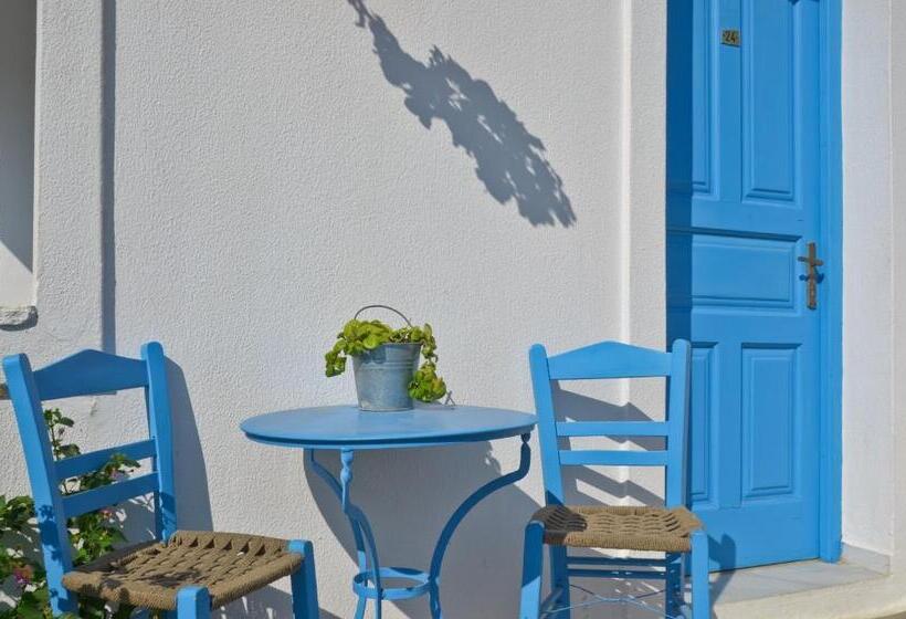 Birikos Studios & Apartments