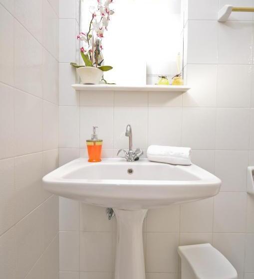 Birikos Studios & Apartments