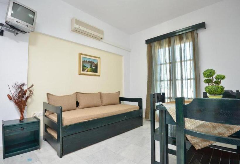 Birikos Studios & Apartments