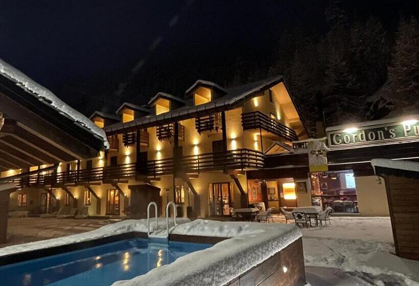 Chalet Du Lys Hotel & Spa