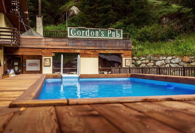 Chalet Du Lys Hotel & Spa