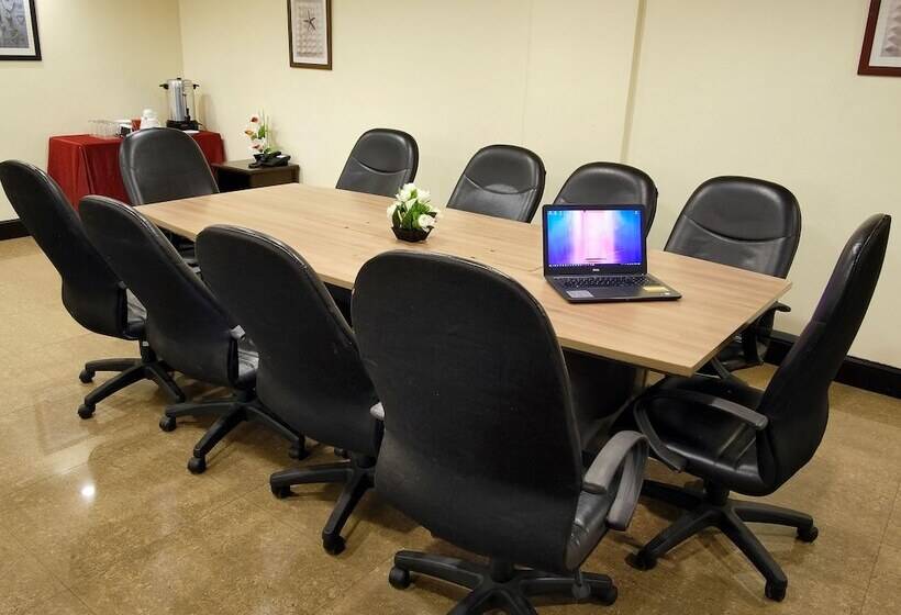 Fersal Hotel Malakas, Quezon City