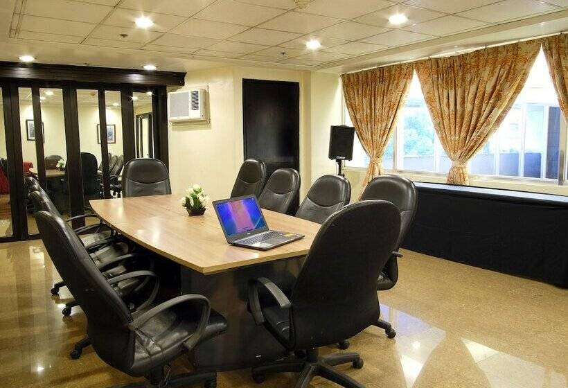 Fersal Hotel Malakas, Quezon City