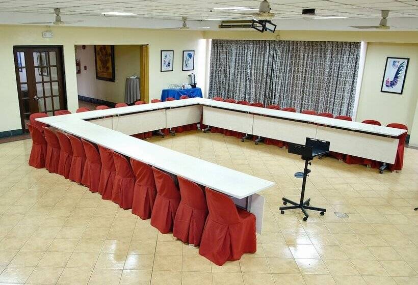 Fersal Hotel Malakas, Quezon City