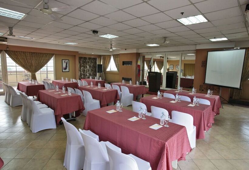 Fersal Hotel Malakas, Quezon City