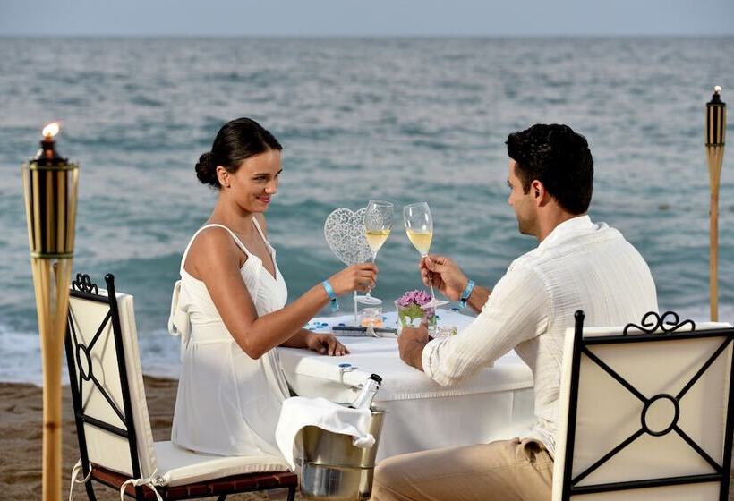 Grifid Metropol Hotel Premium All Inclusive & Private Beach Adults Only