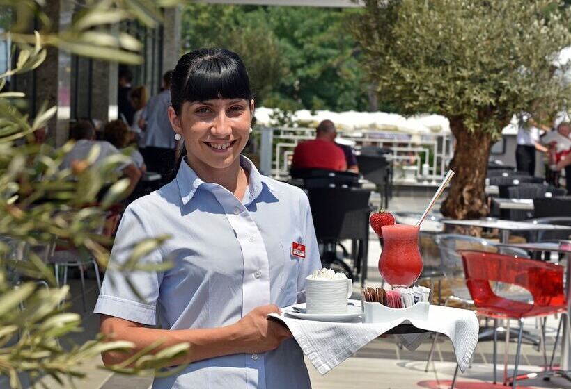 Grifid Metropol Hotel Premium All Inclusive & Private Beach Adults Only