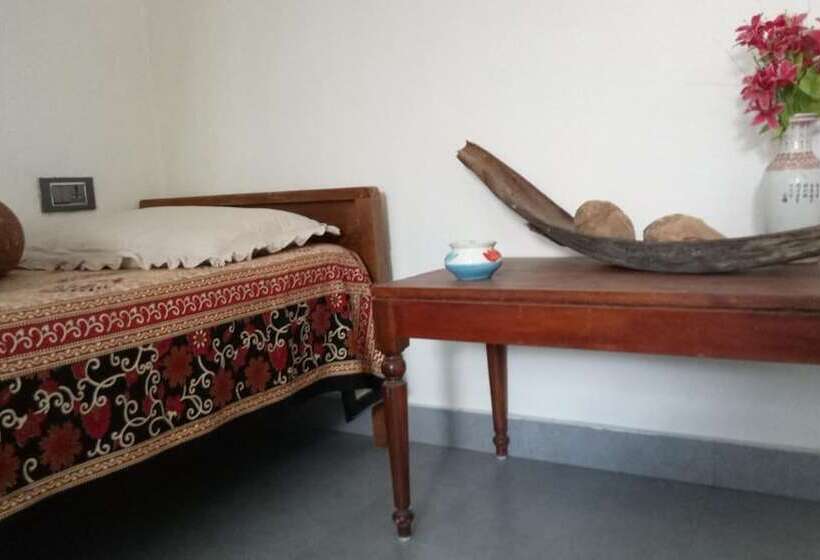 هتل Adams Wood House Ayurveda Homestay Kochi
