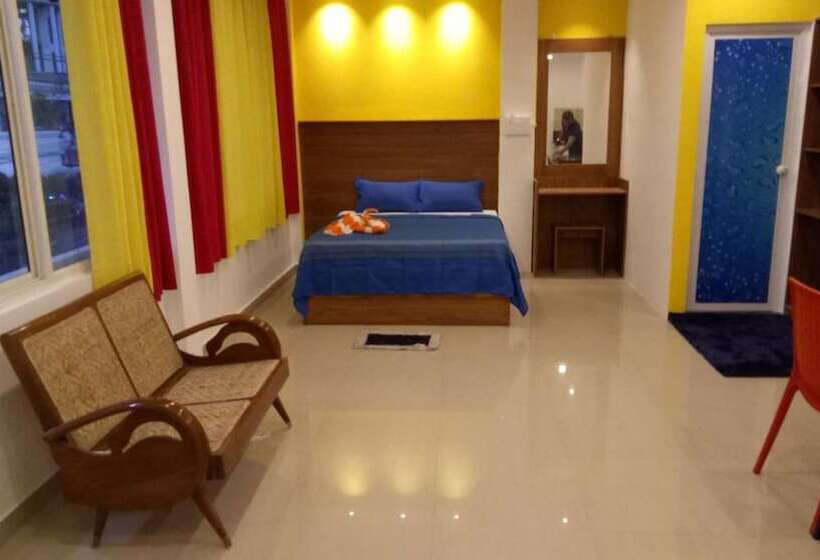 هتل Adams Wood House Ayurveda Homestay Kochi