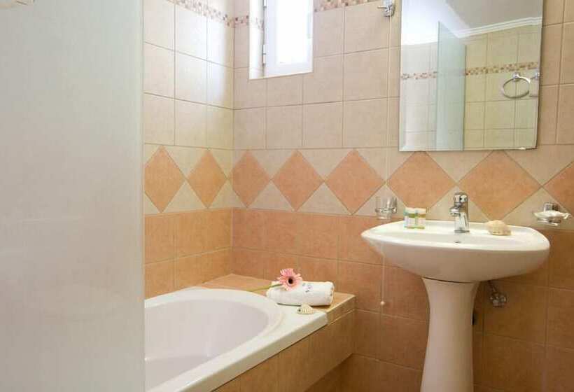 בית מלון כפרי Adriatica