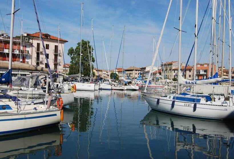 Отель Alla Città Di Trieste