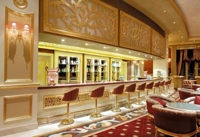 酒店 The Plaza Bodrum