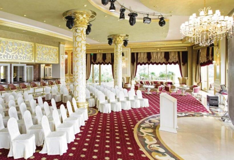 호텔 The Plaza Bodrum