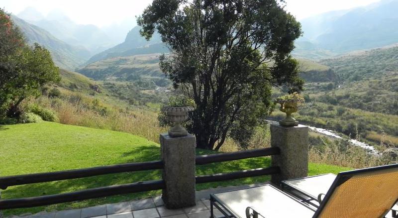 בית מלון כפרי Cathedral Peak