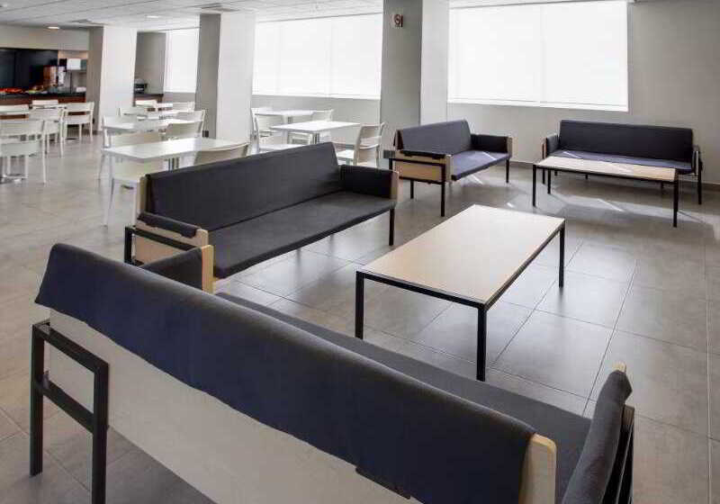 בית מלון כפרי City Express By Marriott Tijuana Insurgentes