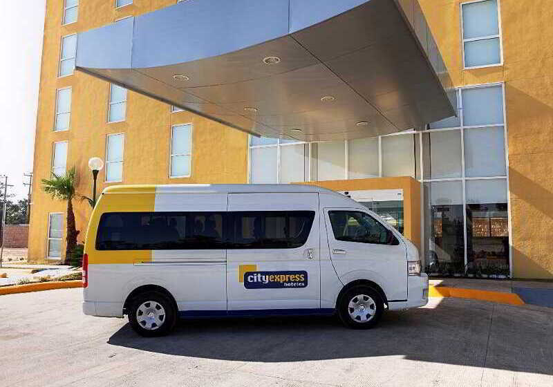 בית מלון כפרי City Express By Marriott Tijuana Insurgentes