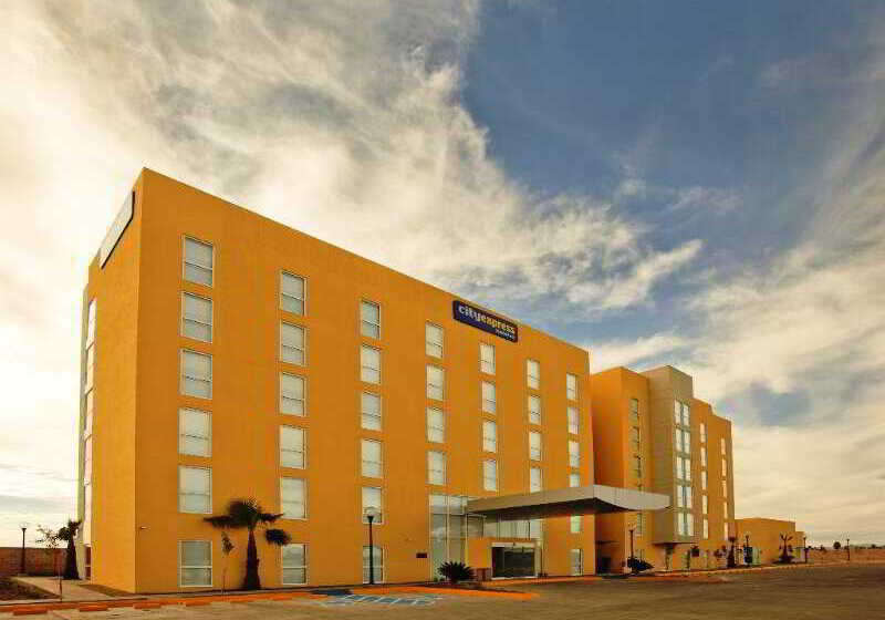 בית מלון כפרי City Express By Marriott Tijuana Insurgentes