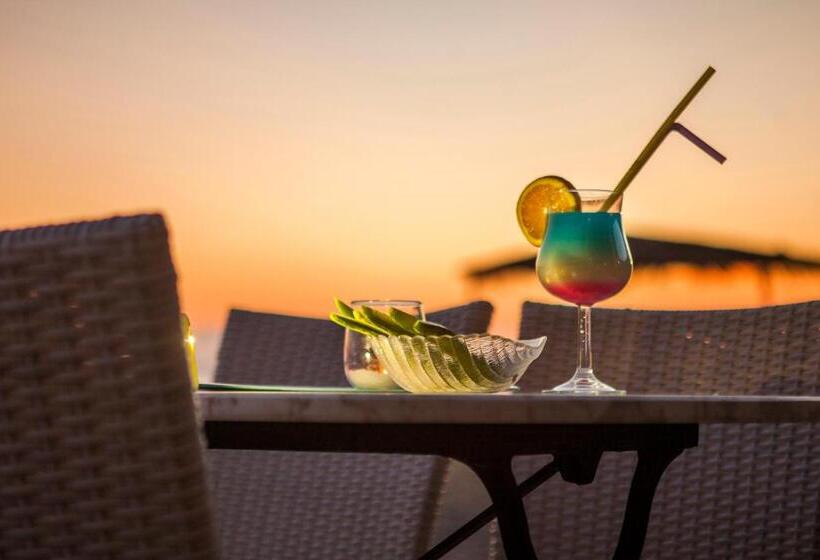 酒店 Coral Blue Beach