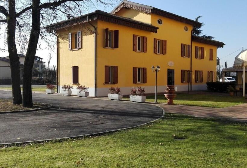 בית מלון כפרי Corte Degli Estensi