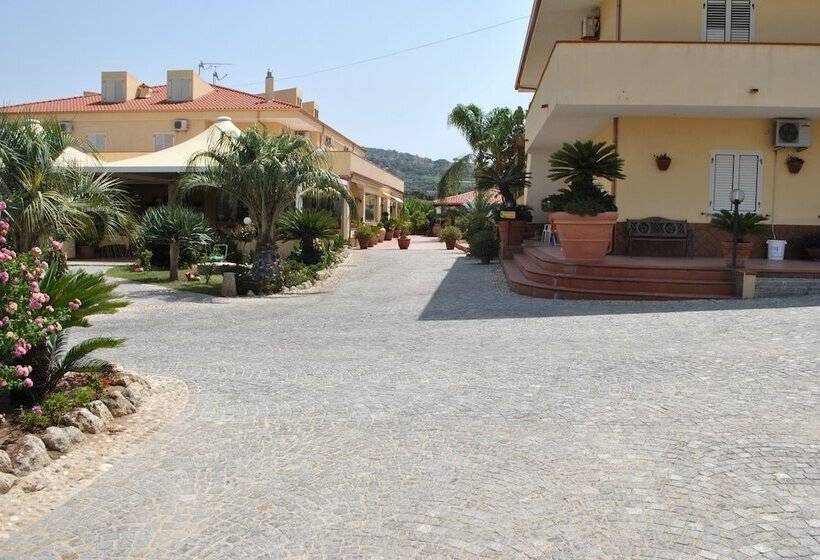 בית מלון כפרי Damanse