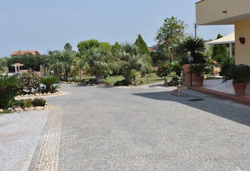 בית מלון כפרי Damanse