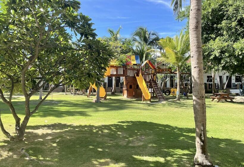 Отель Dolphin Bay Beach Resort